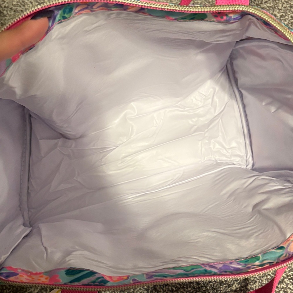 Lilly Pulitzer Vibrant Pink and Green Floral Lunch Cooler Bag - Picture 4 of 4